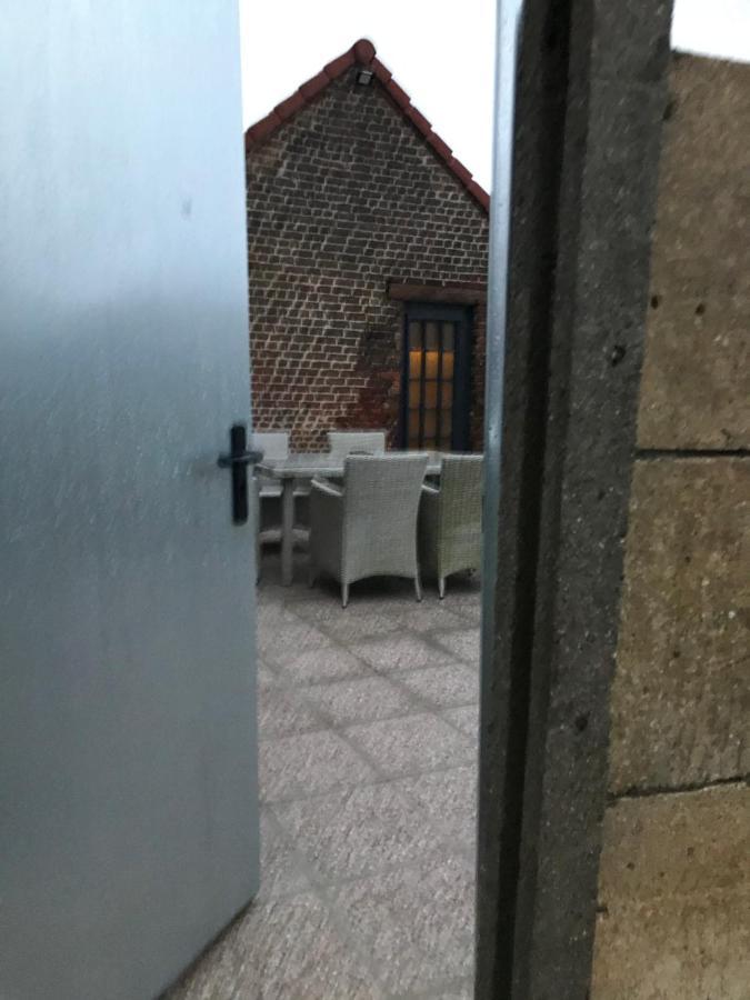 La Cabane Du Chasseur Flines-Les-Mortagne Buitenkant foto